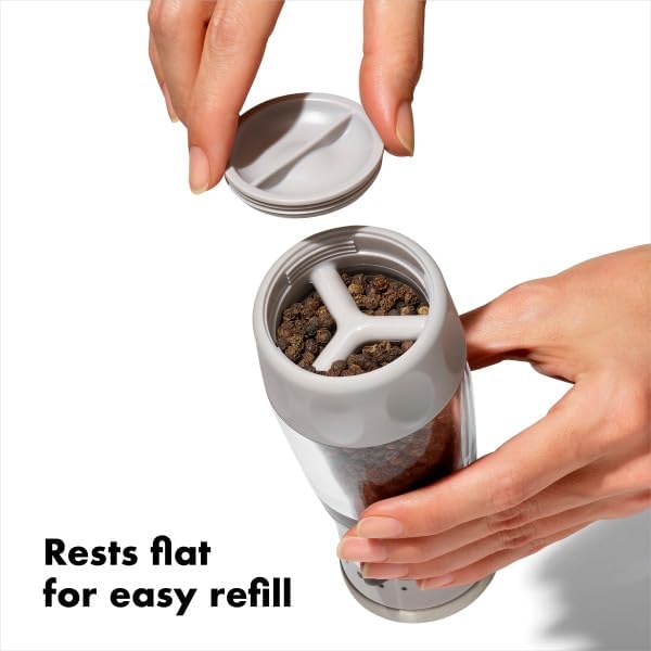 Pepper Grinder Contoured Mess-Free | Model 236421 | OXO Good Grips