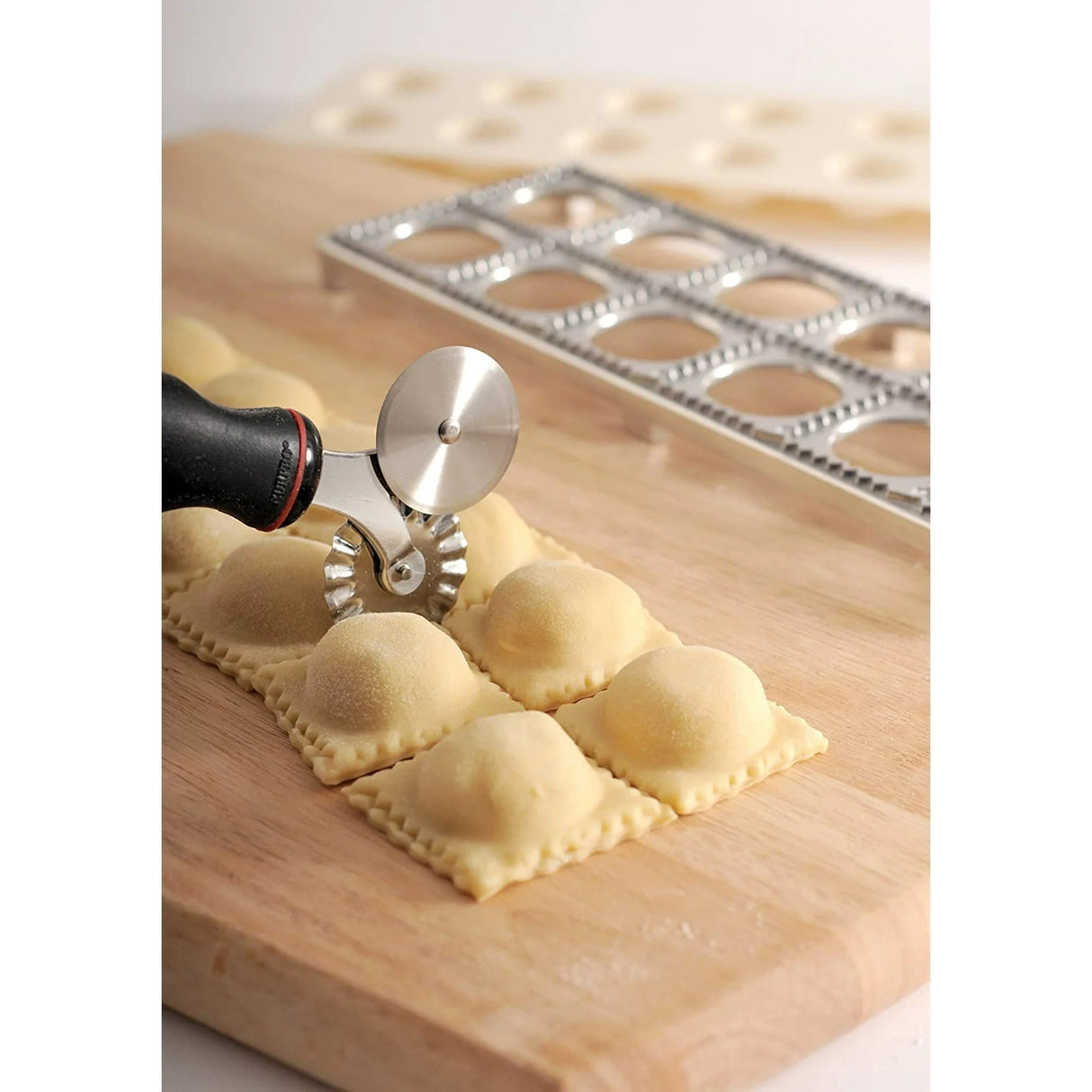 Ravioli / Pastry Wheel by Norpro | Stainless Steel | 7″ x 3″ x .75″