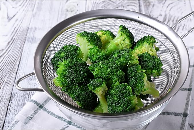 Fine Mesh Strainer with Helper Handle | 7" Diameter | 18/8 Stainless Steel | HIC Kitchen