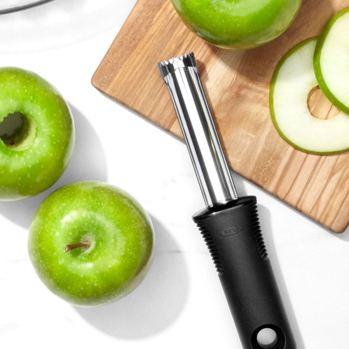 Apple Corer Stainless Steel | 20.3L x 3.2W cm | Black | OXO Good Grips