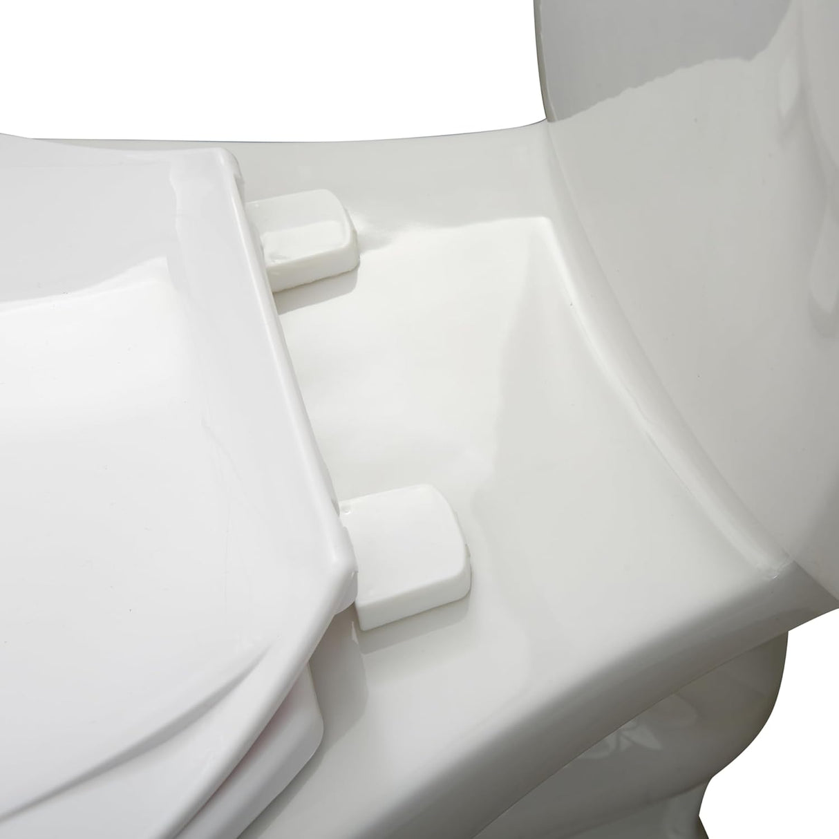 Round Toilet Seat in White | Deluxe Beveled | 14.1"L x 17.5"W | Bath Bliss